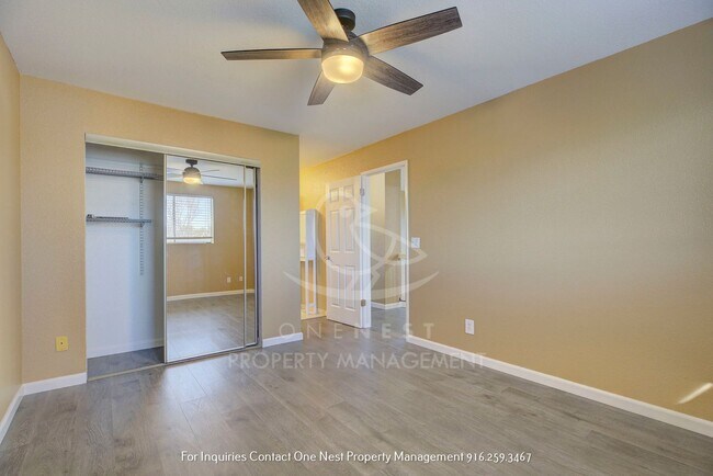 Building Photo - Heart of Roseville, 3 bedroom townhome wit...