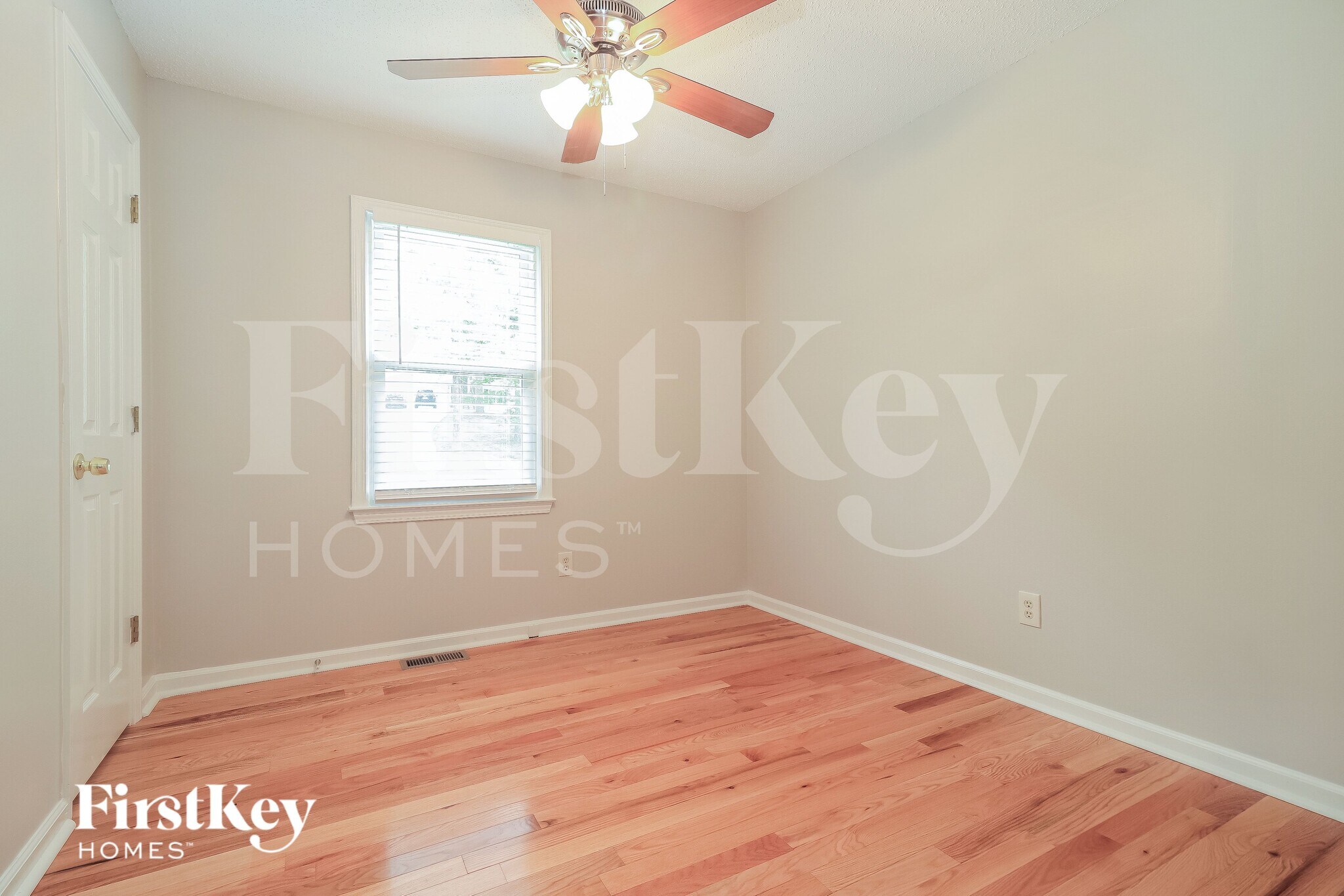 Building Photo - 124 Spring Dr