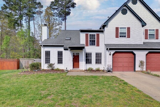 Primary Photo - Spacious Duplex in Coventry