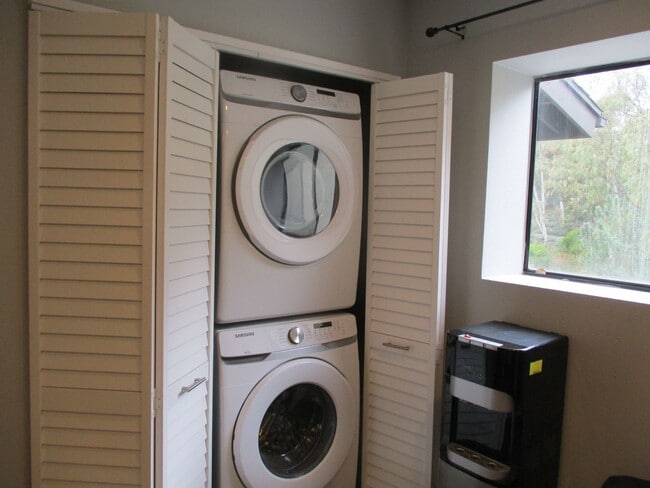 Building Photo - Mission Valley Newly Remodeled 2 Bdr 2 Bat...