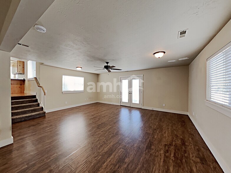 Building Photo - 282 W Bricker Rd