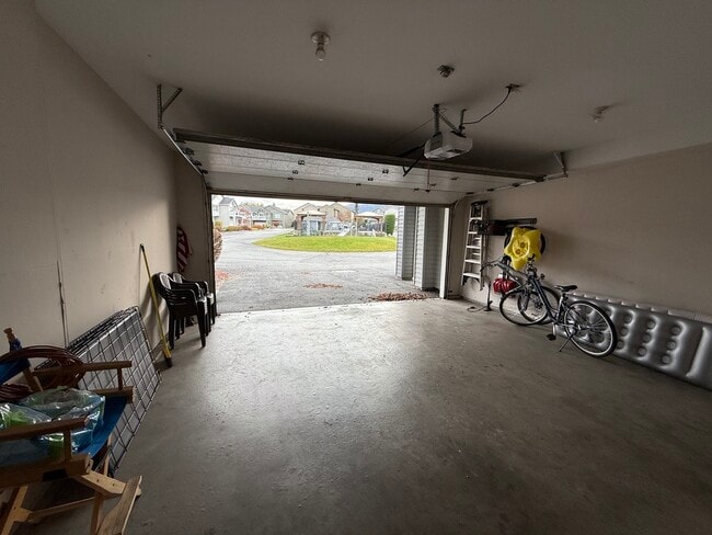 Building Photo - 217 E Pkwy Dr