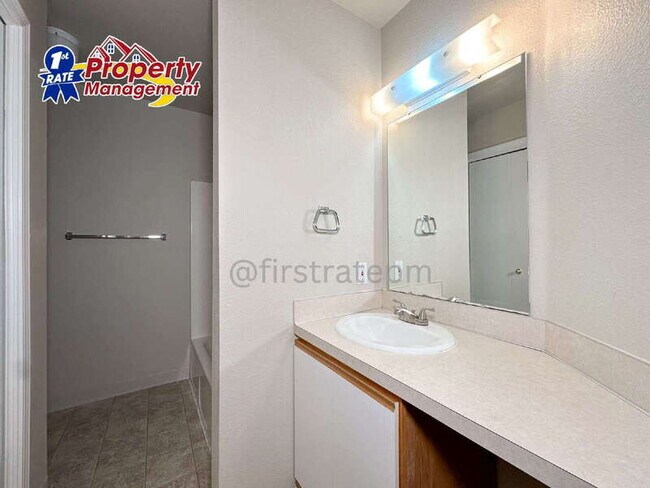 Building Photo - 4721 W Pasadena Ln