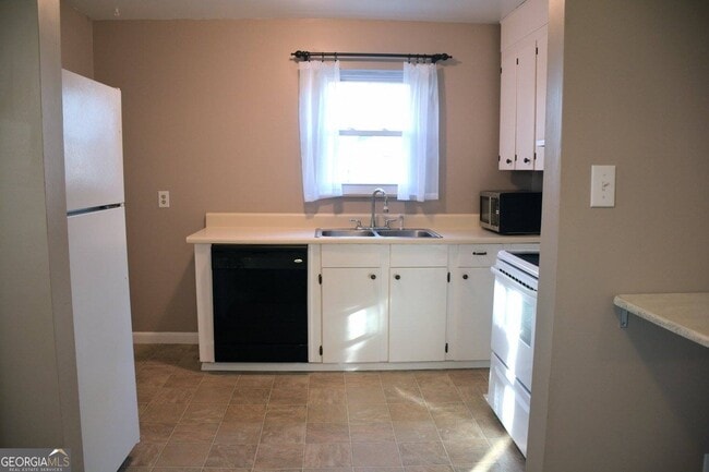 Building Photo - 403 Mary Ln