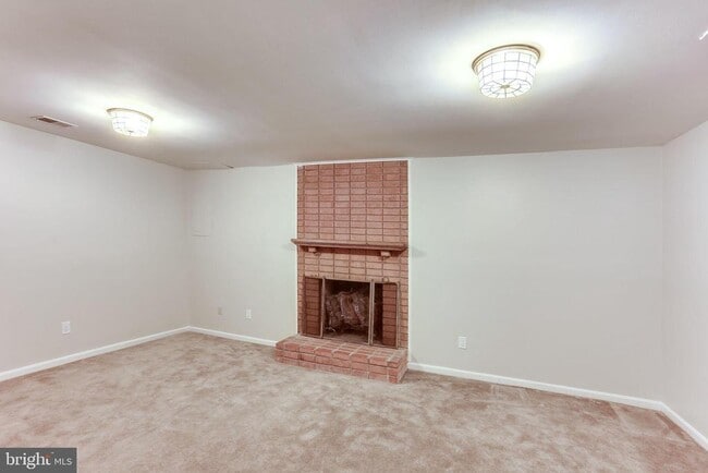 Building Photo - 839 N Greenbrier St