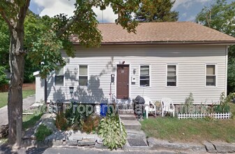 Building Photo - 27 Lamphear St