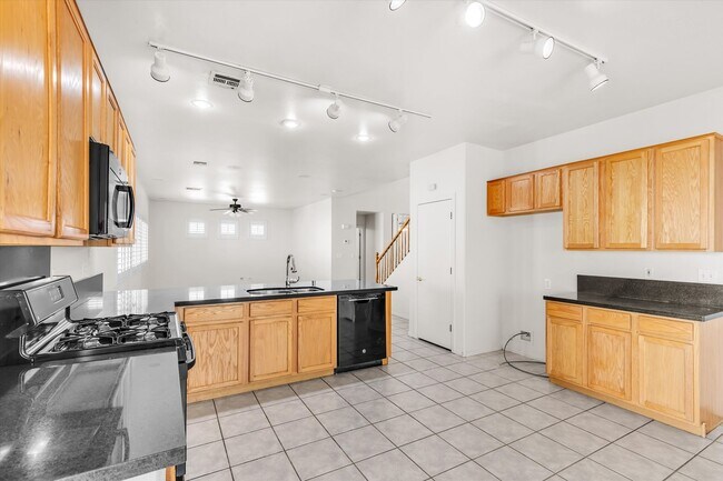 Building Photo - 75 Vallejo Verde St