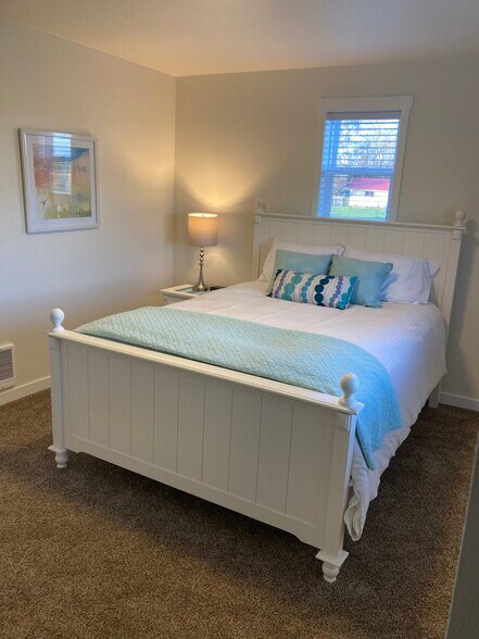 Building Photo - 14275 Avon Allen Rd