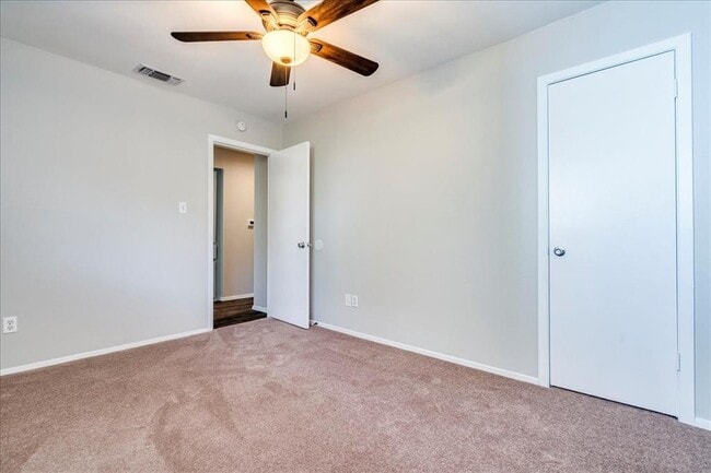 Building Photo - 408 Vista W Ct