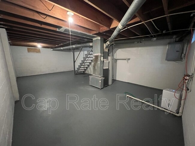 Building Photo - 391 Barnett Rd
