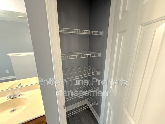 Building Photo - 13446 Cassington Ct