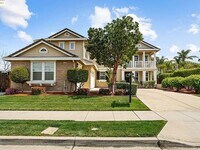 Building Photo - Stunning 5-Bedroom, 4-Bath Home in Prime B...