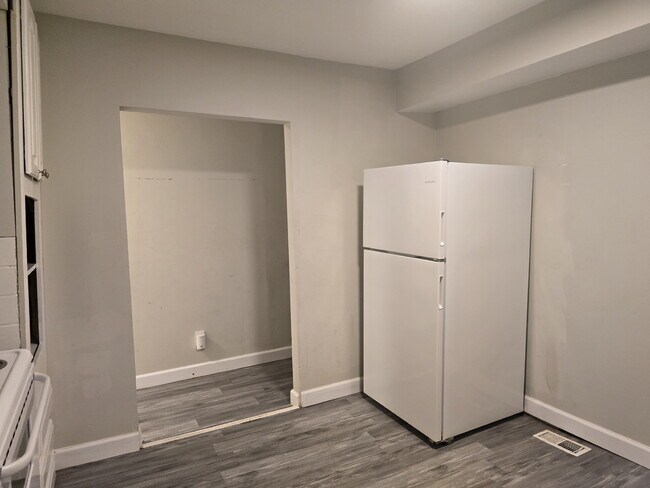 Building Photo - Spacious and Comfortable Living on Buddie Avenue