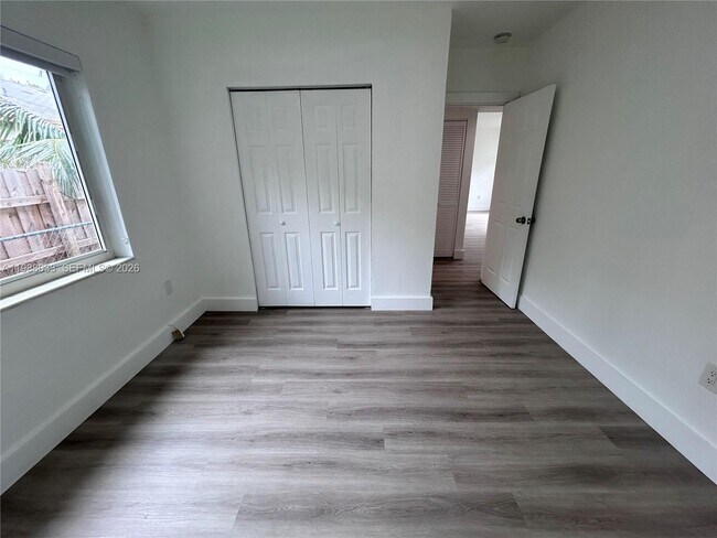 Building Photo - 1232 NW 8th Ct