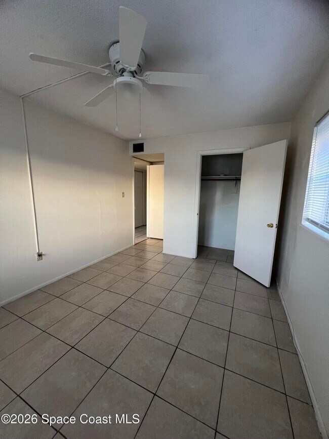 Building Photo - 190 E Olmstead Dr