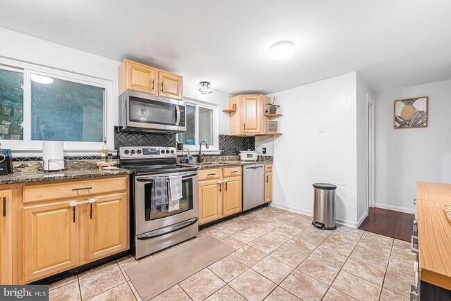 Building Photo - 25921 Largo Ct