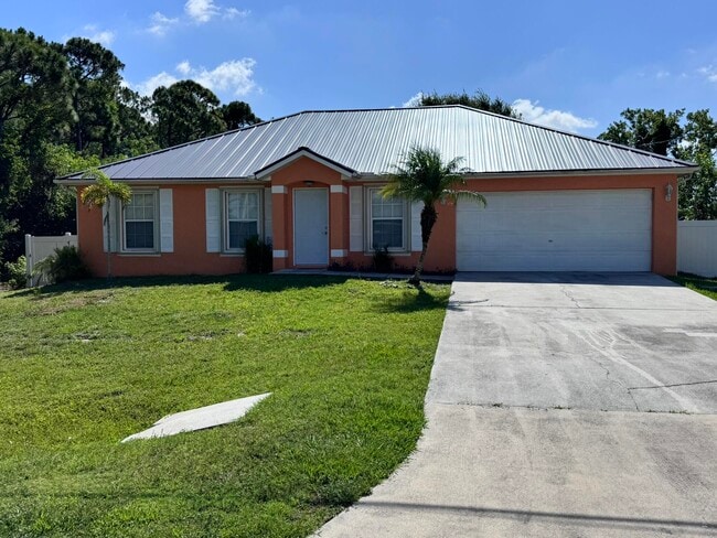 Building Photo - 5906 Spruce Dr
