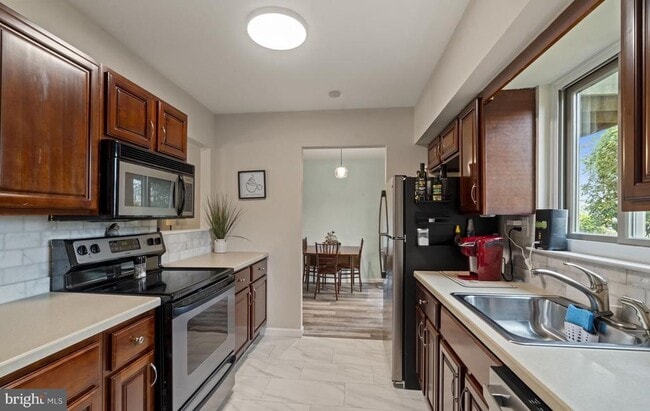 Building Photo - 4702 CHELSEA Ct