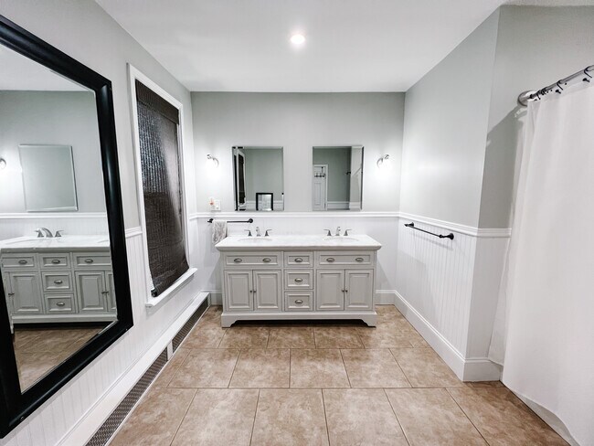 Building Photo - 316 Castle Rd