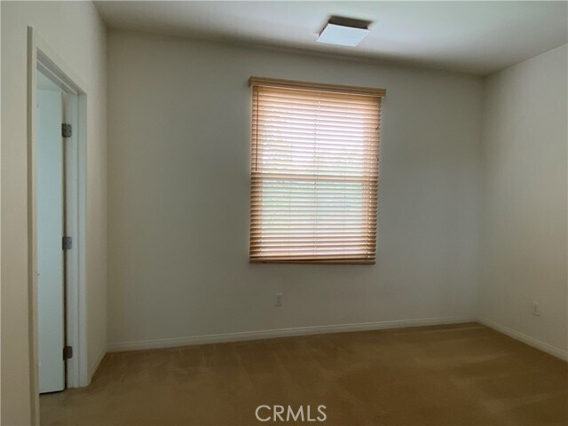 Building Photo - 32 Ovation