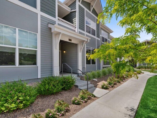 Building Photo - 9498 E 109th Dr