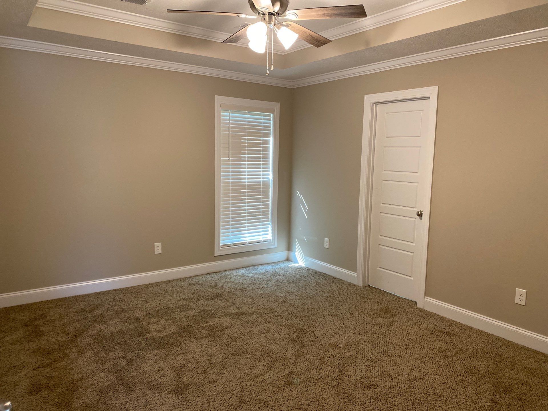 Building Photo - 160 Livingston Way