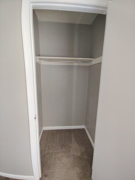 Building Photo - 16 Duiguid Dr
