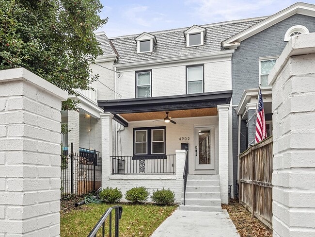 Building Photo - 4902 3rd St NW
