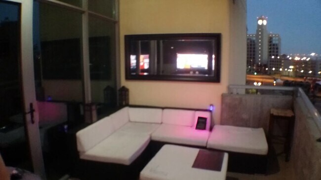 Building Photo - 253 Tenth Ave