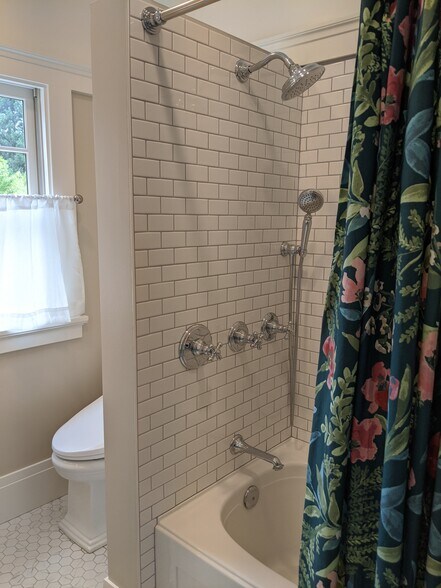 Second floor bathroom - 2216 SE 24th Ave