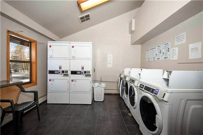 Building Photo - Long Term Rental- Mountainside Condos E339