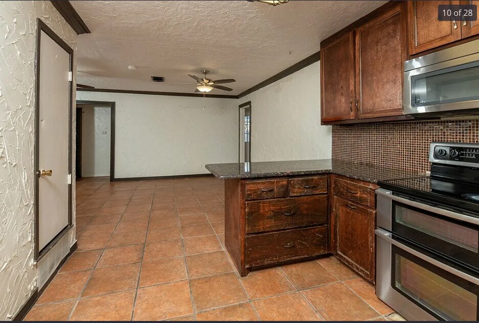 Kitchen to Dining Room View - 3226 North St