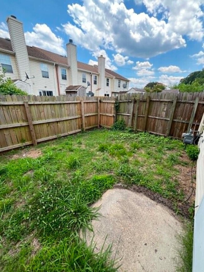 Building Photo - 1041 Wickford Ct