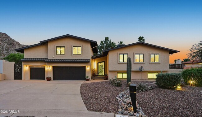 Building Photo - 2221 E Vista Ave