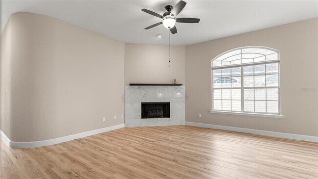 Building Photo - 9428 SW 39 Ave