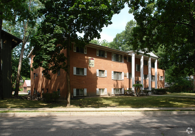 Building Photo - 513 Hillcrest Ave