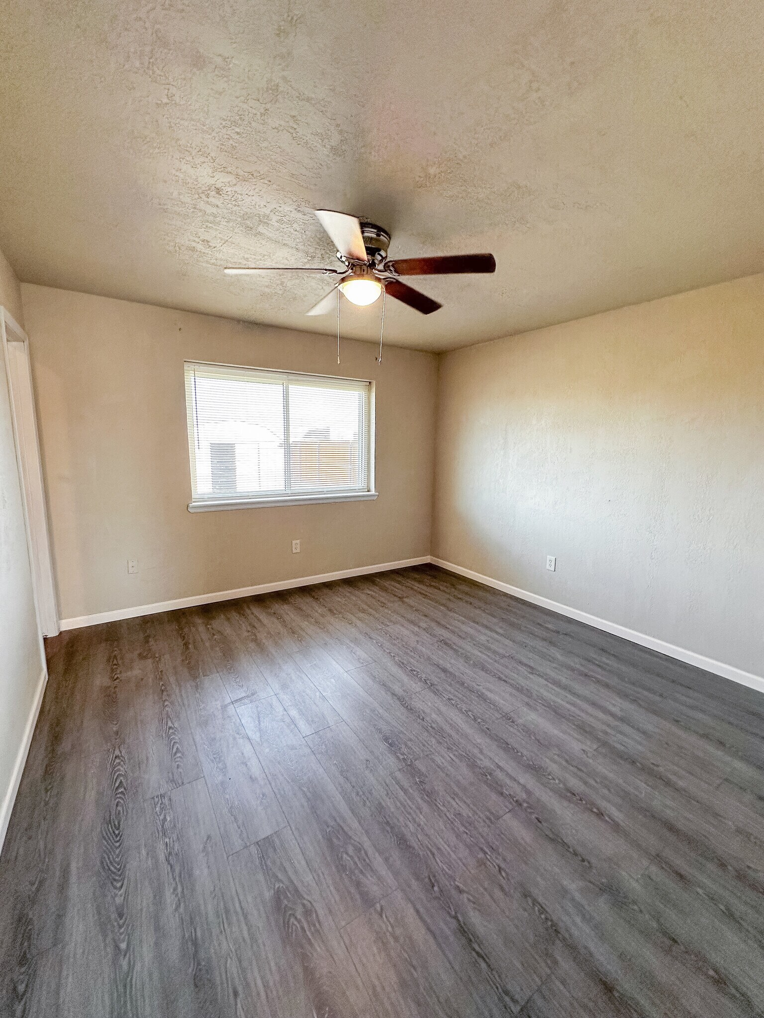 Building Photo - 7603 NW Andrews Ave