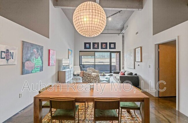 Building Photo - 360 W Pershing Rd