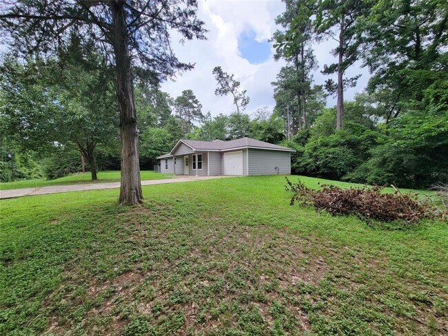 Building Photo - 12700 Royal Green Dr