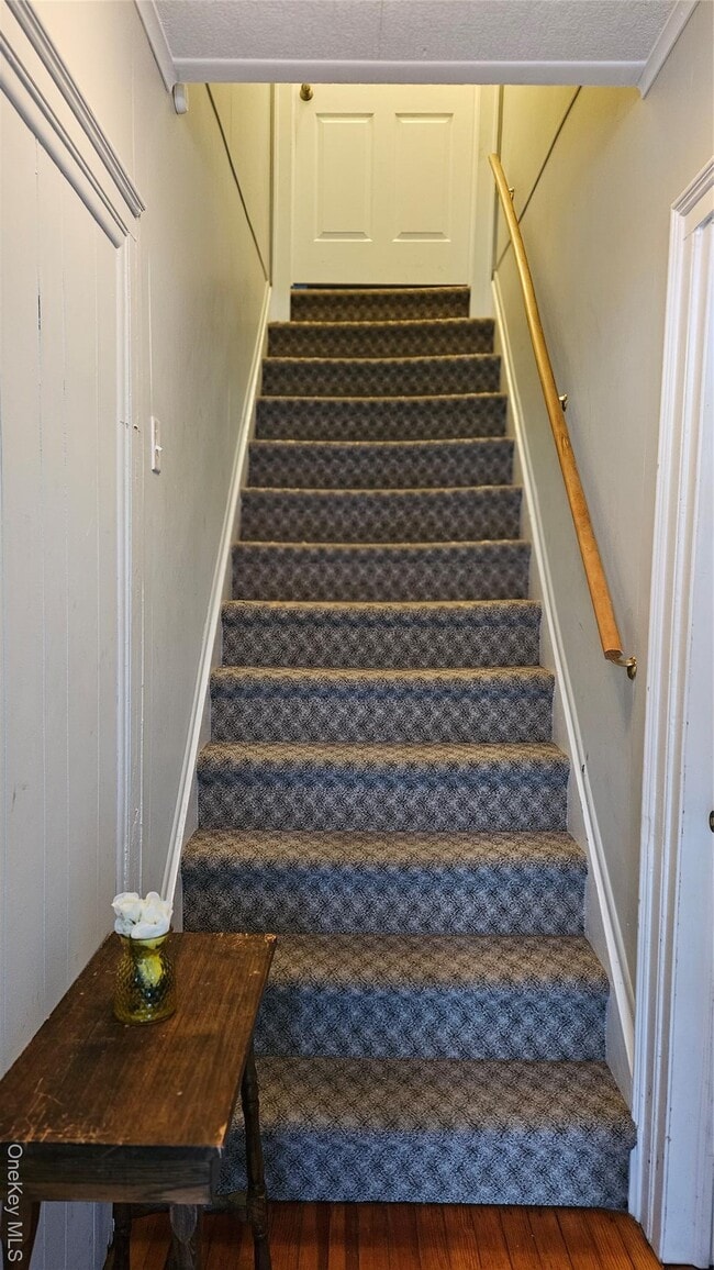 Building Photo - 192 Main St