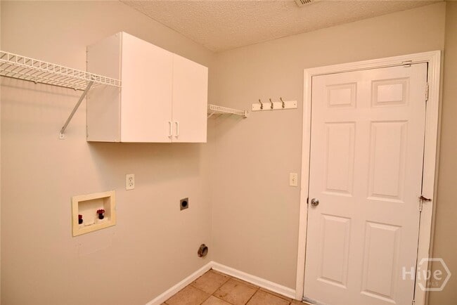Building Photo - 121 Laurenburg Dr