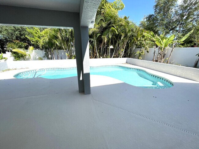 Building Photo - 1171 Tamango Dr