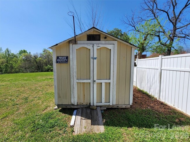 Building Photo - 12 Woodsdale Pl SE