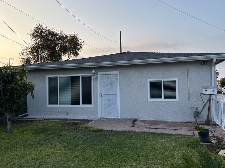 Front of House - 511 E 213th St