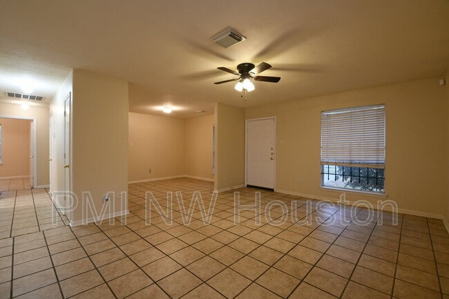 Building Photo - 8611 Texas Acorn Ave