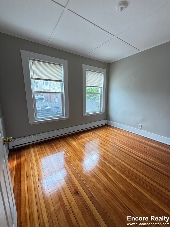 Building Photo - 6 Bowdoin Park