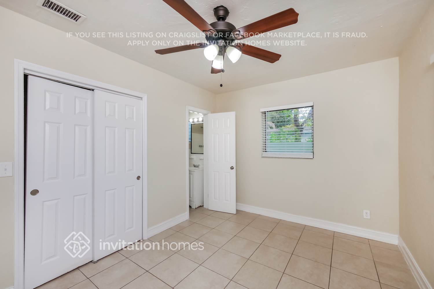 Building Photo - 1511 NE 205th Terrace