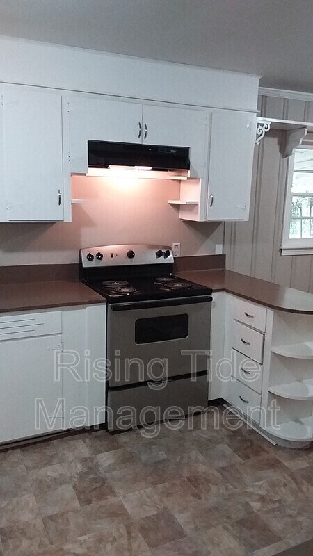 Building Photo - 316 20th Ave NE