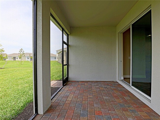 Building Photo - 269 Spg Hl Lk Lp