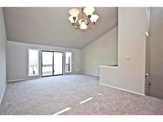 Building Photo - 14 Shakespeare Dr